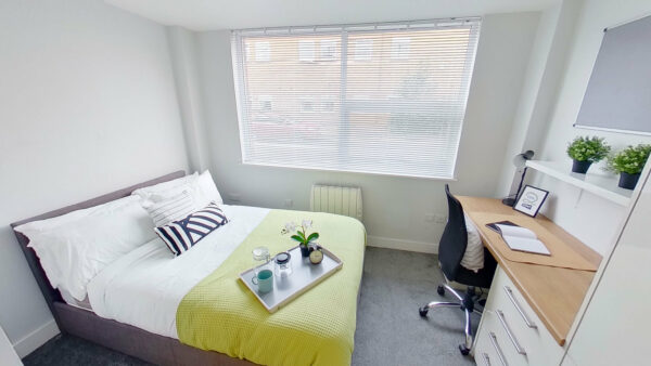 Flat-1-10-Middle-Street-Bedroom(6)